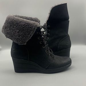 Ugg Zea Shearling Wedge Lace Up Waterproof Boots Size 7